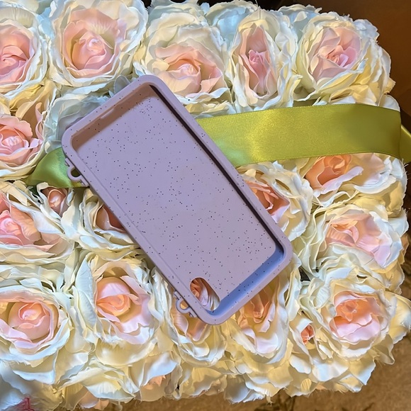 NWT IPHONE 6 5 XS - MAX SEAL STAMPED CASE (PURPLE) about 3.25” X 6.25”16cm X 8cm - Picture 5 of 10